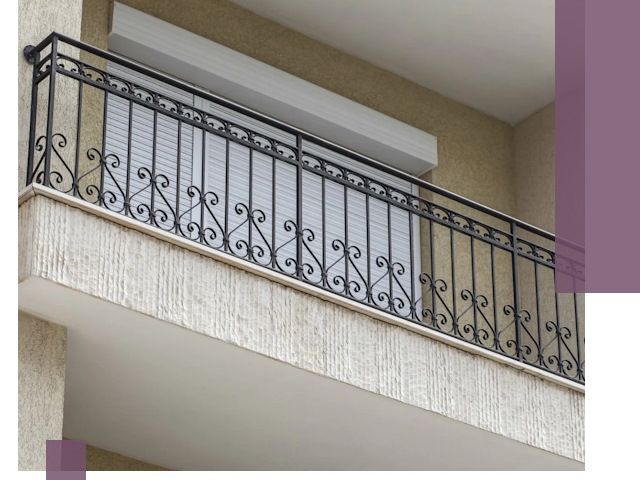 Балконные ограждения из металла и стекла в Бирске для домов