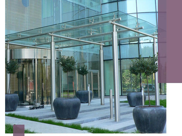 Навесы из стекла на заказ в Бирске — монтаж и установка